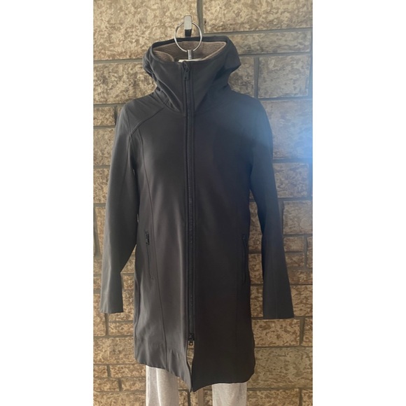 Lululemon Apex Jacket - Picture 3 of 13